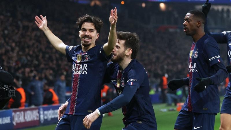 塔图姆崴脚惊魂！小萨痛哭道歉却被扒“黑历史”，绿军卫冕悬了？